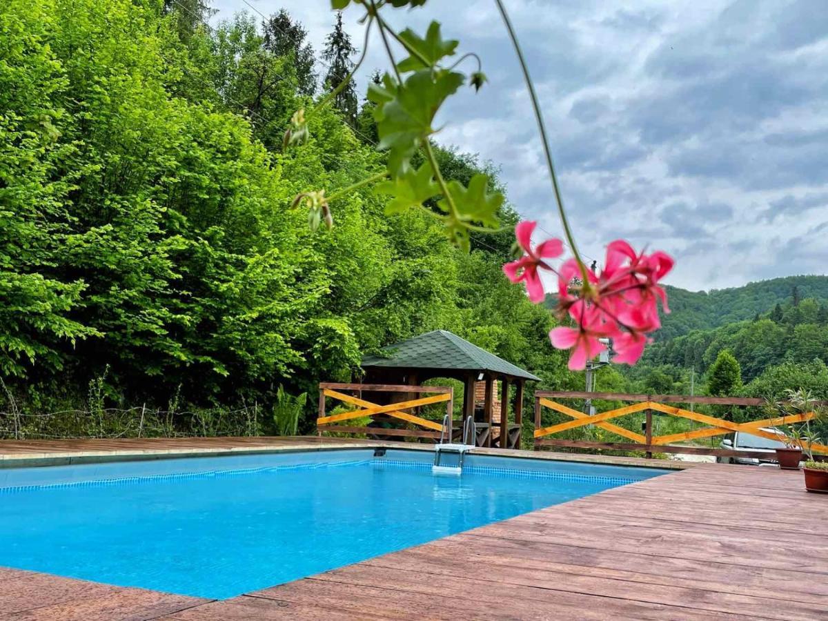 Villa Na uzlissi Myhove Esterno foto